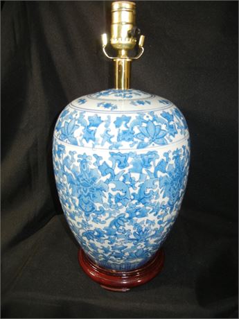 Asian Themed Table Lamps and Vases, Blue and White Color