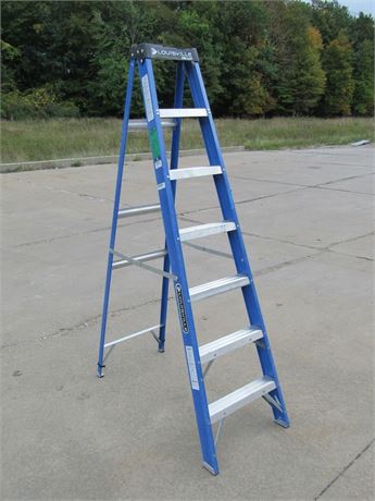 Louisville 7' Fiberglass Step Ladder