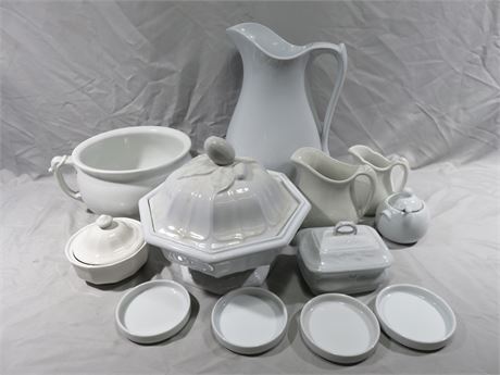 Assorted Ironstone / Ceramic Pottery & Servingware