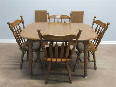 Oak Dinette Set with 4 Chairs and 2 Leaves