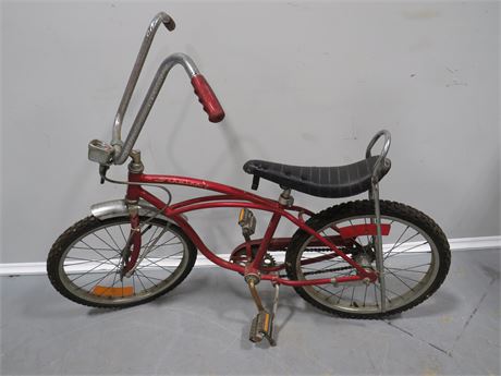 Vintage 1970s SCHWINN Junior Sting-Ray Banana Seat Bicycle