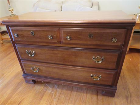 BASSETT Colonial Style Chest
