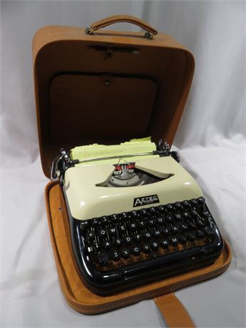 AZTEC 700 Portable Typewriter