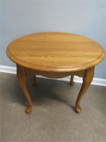 Oval Solid Wood End Table with Victorian Style Legs
