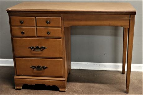Desk with 3 drawers
