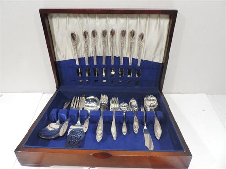 NATIONAL SILVER 'Rose and Leaf' Silver Plate Silverware