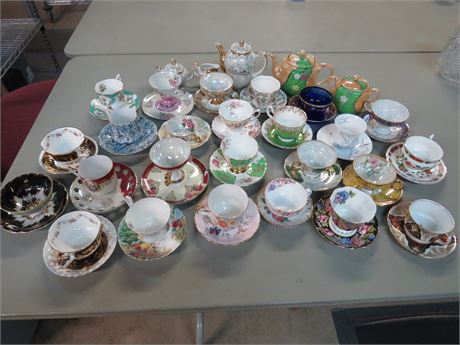 Porcelain China Tea Cups & Saucers
