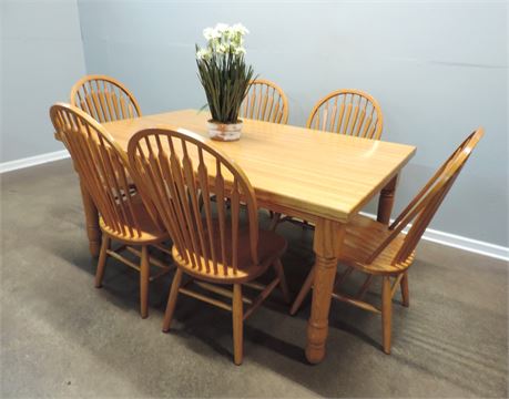 Oak Dining Table / Six Chairs