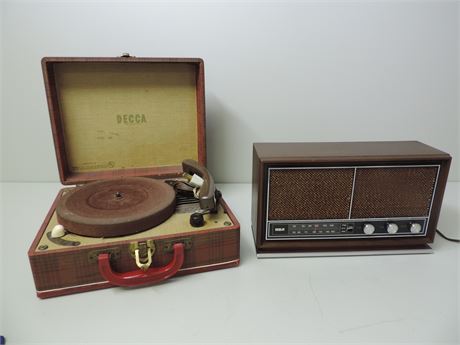 Vintage RCA Walnut Radio / Decca Record Player