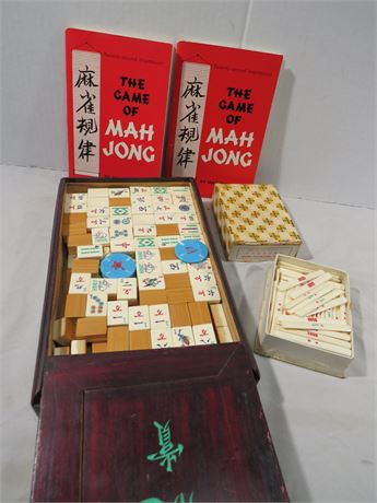 Vintage Mah Jong Set w/Bone Counting Sticks