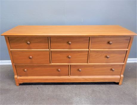Thomasville Wood Dresser