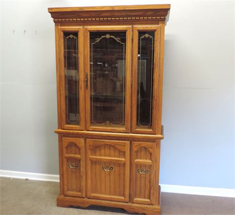Traditional Style Curio / Display Cabinet