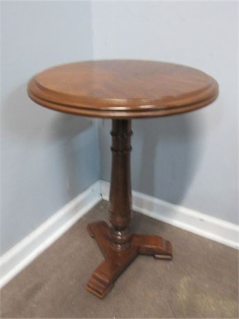 Drexel Heritage Small Pedestal Round Side Table