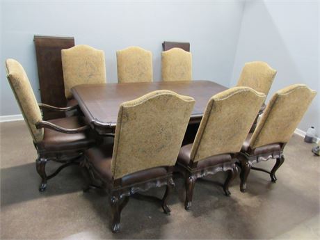Gorgeous Thomasville Dining Table with 8 Chairs and 2 Leaves