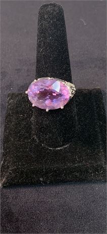 Intriguing, Marked 14 kt Ring, Genuine Amesthyst