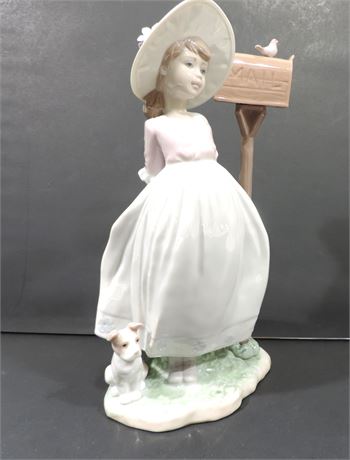 LLADRO 'Waiting for Your Letter' / Original Box
