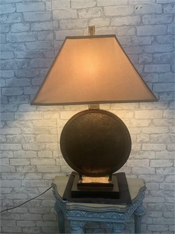 Round Metal Base Table Lamp