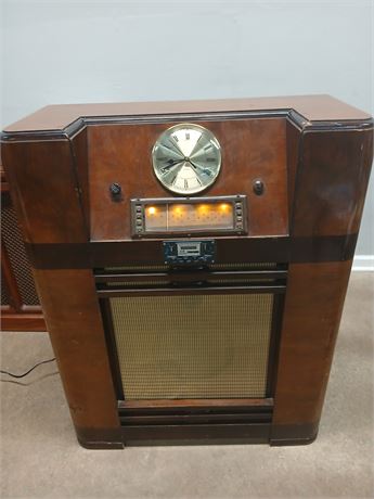 Transitional Design Online Auctions - Bluetooth Renovated Radio Console