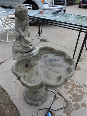 Concrete Cherib Shell Garden Fountain