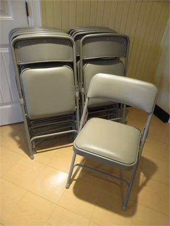 12 Metal Folding Chairs with Cushion Seats