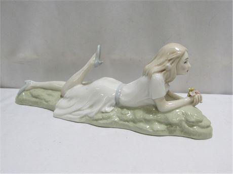 Vintage Royal Doulton Reflections Figurine - Idle Hours HN3115 - 1986