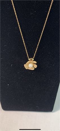 Tasteful, Simple, 14kt Necklace with Flower Pearl  Pendant