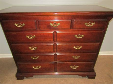 Thomasville Collector Series Cherry Dressing Chest