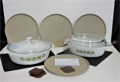 Pampered Chef Personal Round Stones & Casserole Dishes