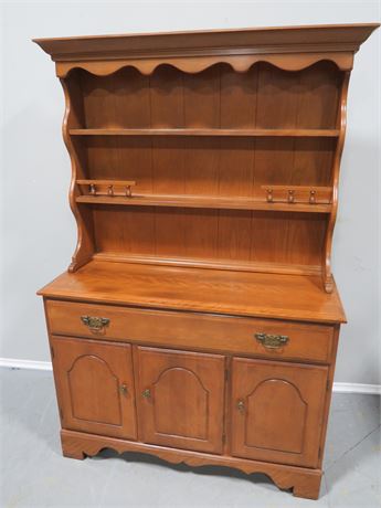 TEMPLE STUART Early American Style Hutch