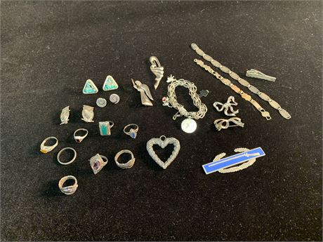 Lot of Miscellaneous Sterling Silver Jewelry
