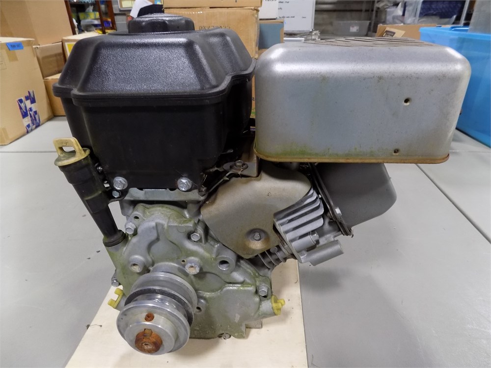 Transitional Design Online Auctions - Briggs & Stratton Engine 1150