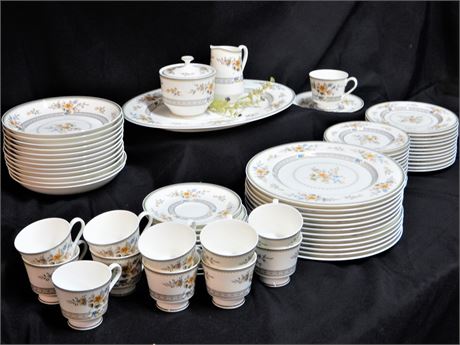 Discontinued Mikasa Fine China Chippendale Set