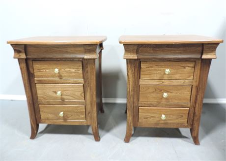 Pair of AMISH Made SCHLABACH Solid Wood Nightstands / Apple Creek, Ohio