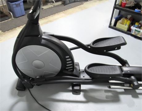 Impulse elliptical best sale cross trainer e559