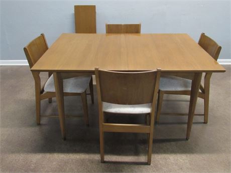 Kroehler MCM Dining Table with 4 Chairs, a Leaf and Table Pads