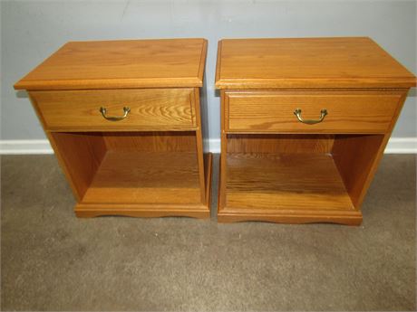 Set of Twin Amish Style Oak End Tables, with one Drawer