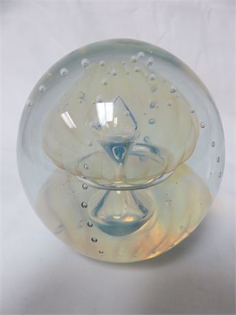 1988 ROBERT EICKHOLT Studio Art Glass Signed Paperweight