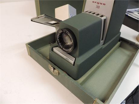 ARGUS 300 Slide Projector