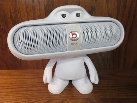 BEATS Pill Speaker by Dr. Dre with Character Stand