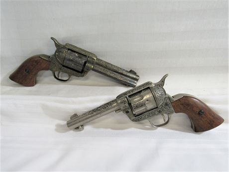 2 Denix Reproduction 1873 Western Colt 6-Shooter Piecemaker Revolvers