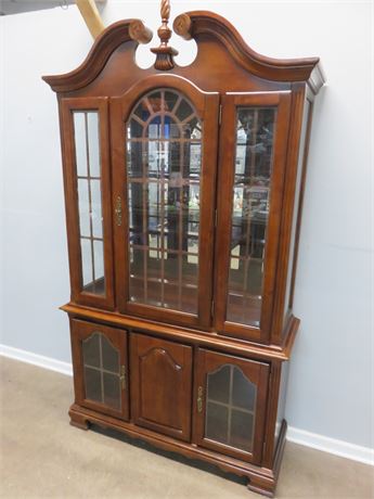 Chippendale Style Lighted Hutch