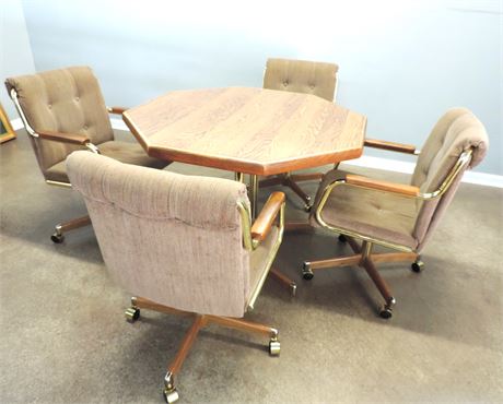 MID-CENTURY MODERN Dinette Table / Four Chairs