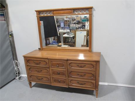 9-Drawer Dresser with Mirror - Dovetailed Drawers