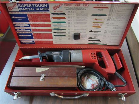 Milwaukee Heavy Duty Sawzall with Case and Extra Blades