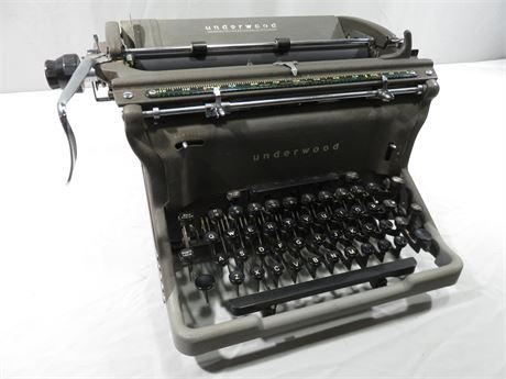 Antique/Vintage Underwood Typewriter