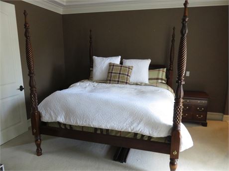 HICKORY CHAIR King Cherry Poster Bed