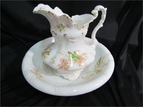 La Francaise Porcelain Commode Pitcher and Bowl Set, Delicate Floral Design