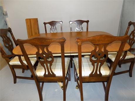 Morgantown Dining Table & Chairs