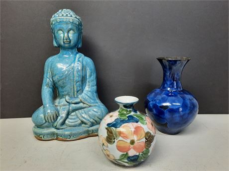 Buddha & Vases