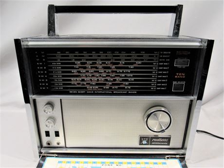 Vintage Realtone Intercontinental AC/DC AM/FM Shortwave Portable Radio